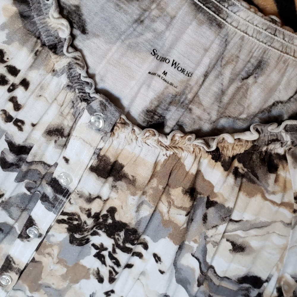 Blouse - Picture 2 of 3
